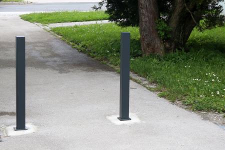 Novi označevalni stebrički 02 foto Ljubo Vukelič